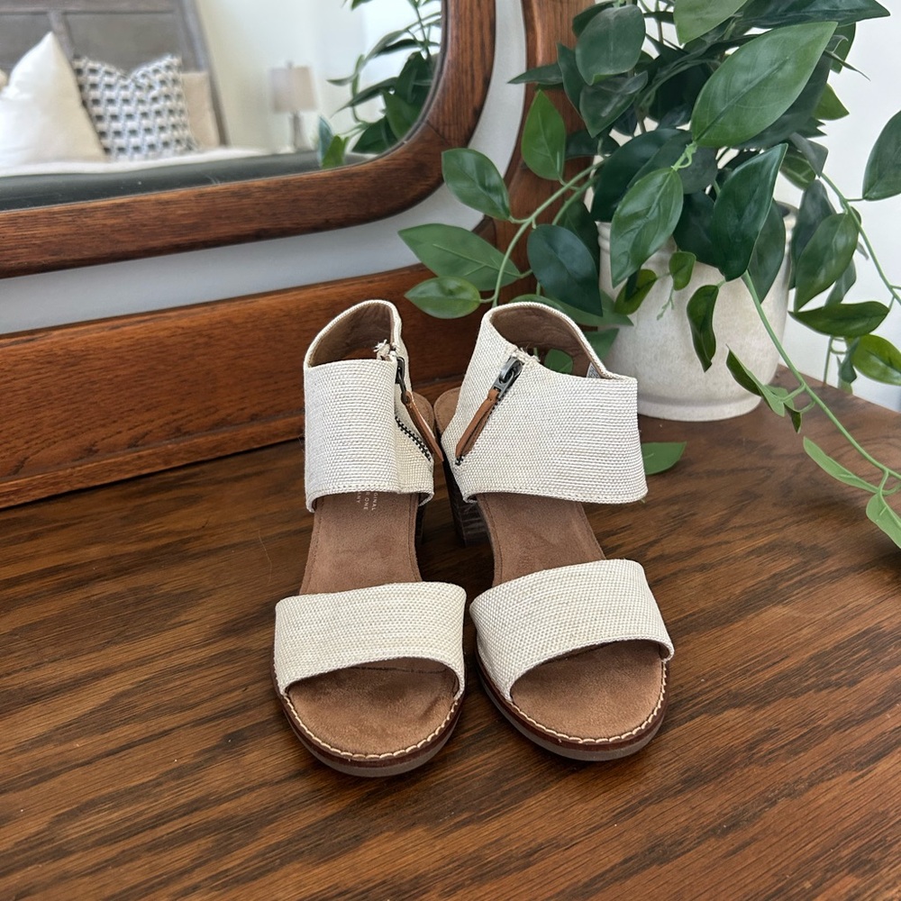 Toms Majorca Cutout Sandal